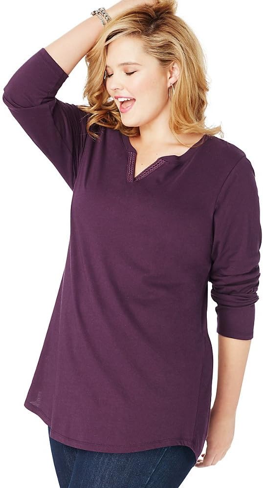 'T-shirt Just My Size porté dans un cadre décontracté'